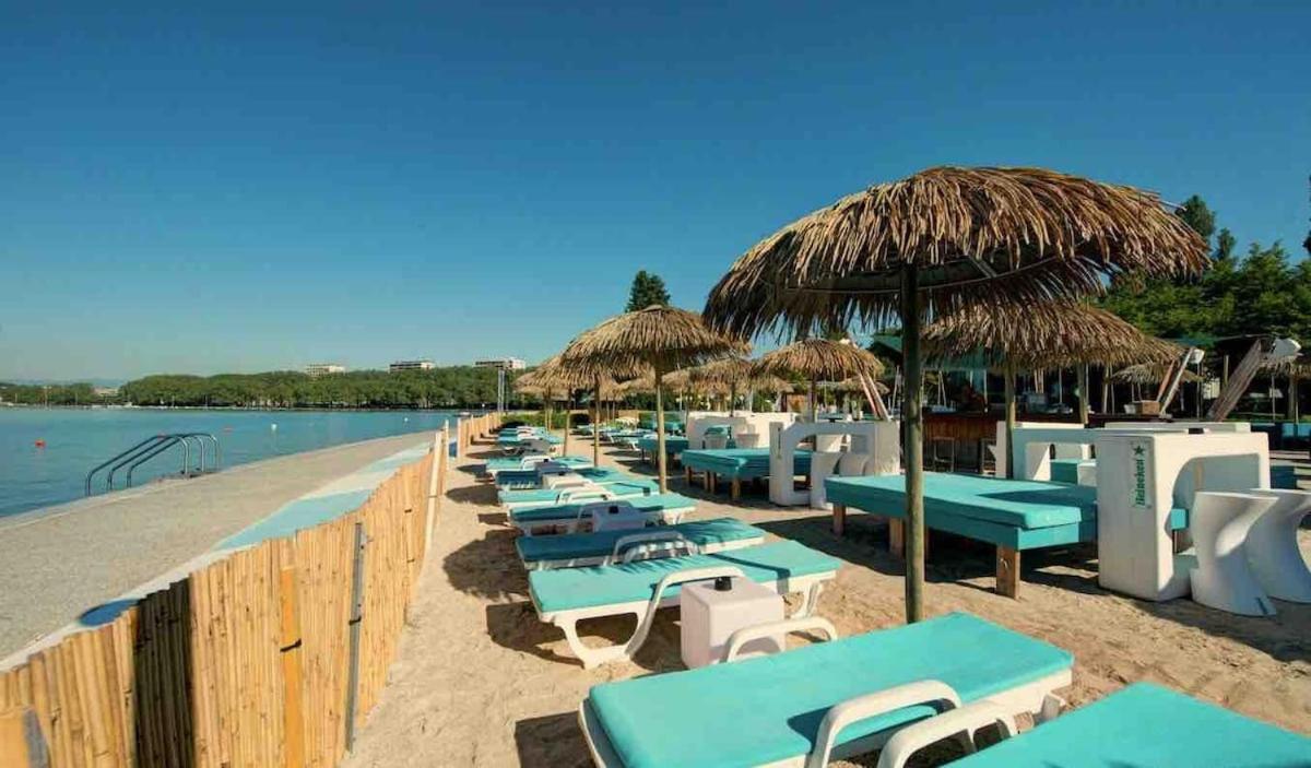Golden Beach Parking Proche Du Lac Annecy Exterior foto